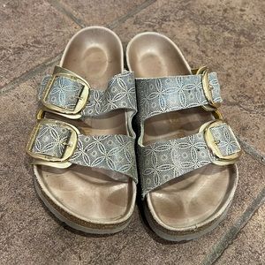 Birkenstock Arizona Big Buckle 38 Gold & Blue Pattern EUC Sandal Two Strap